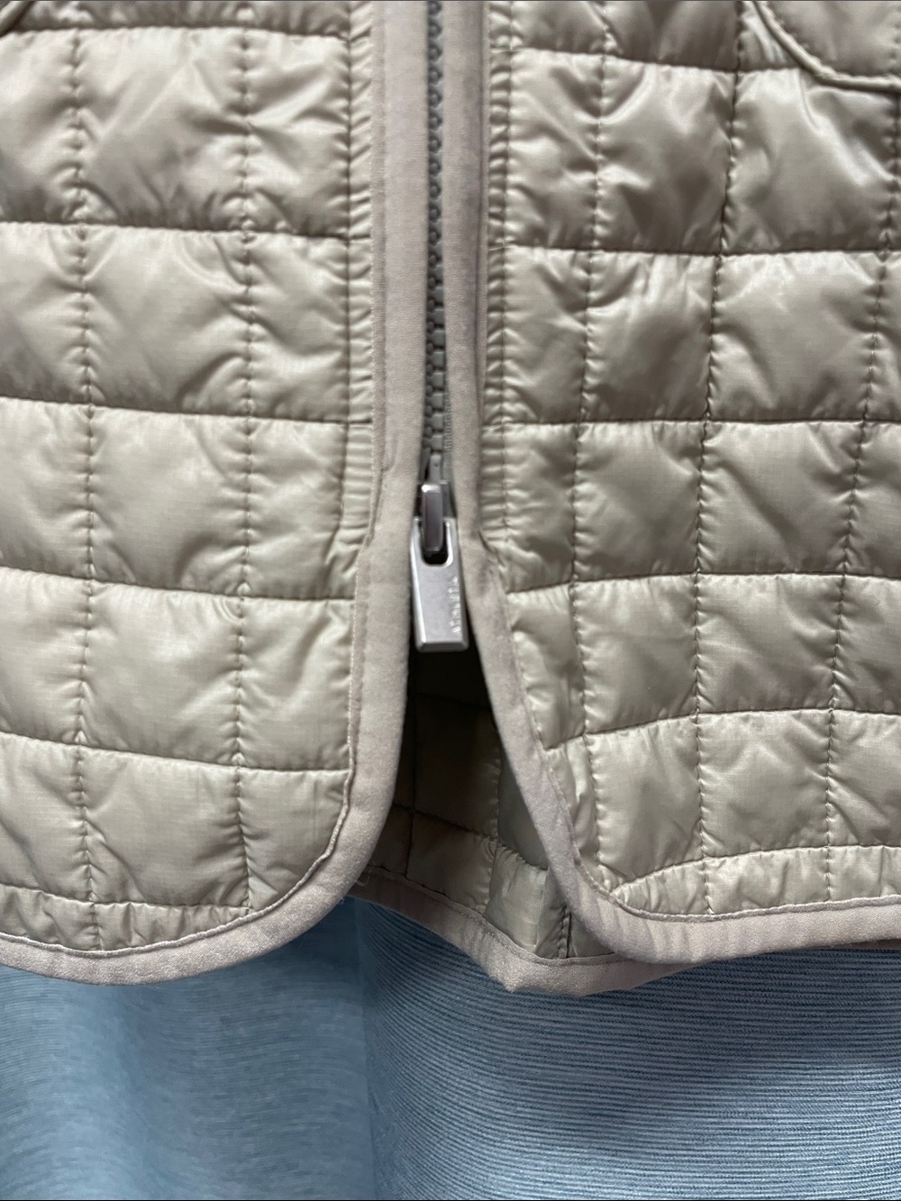ATHLETA Grandview PrimaLoft Lightweight Quilted Shell - Picture 4 of 8